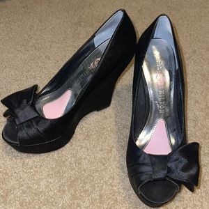 Paris Hilton Satin, Size 7